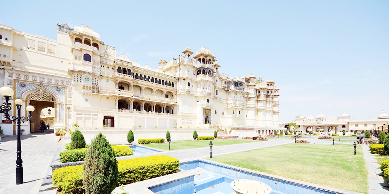 City Palace Udaipur (Entry Fee, Timings, History, Built by, Images