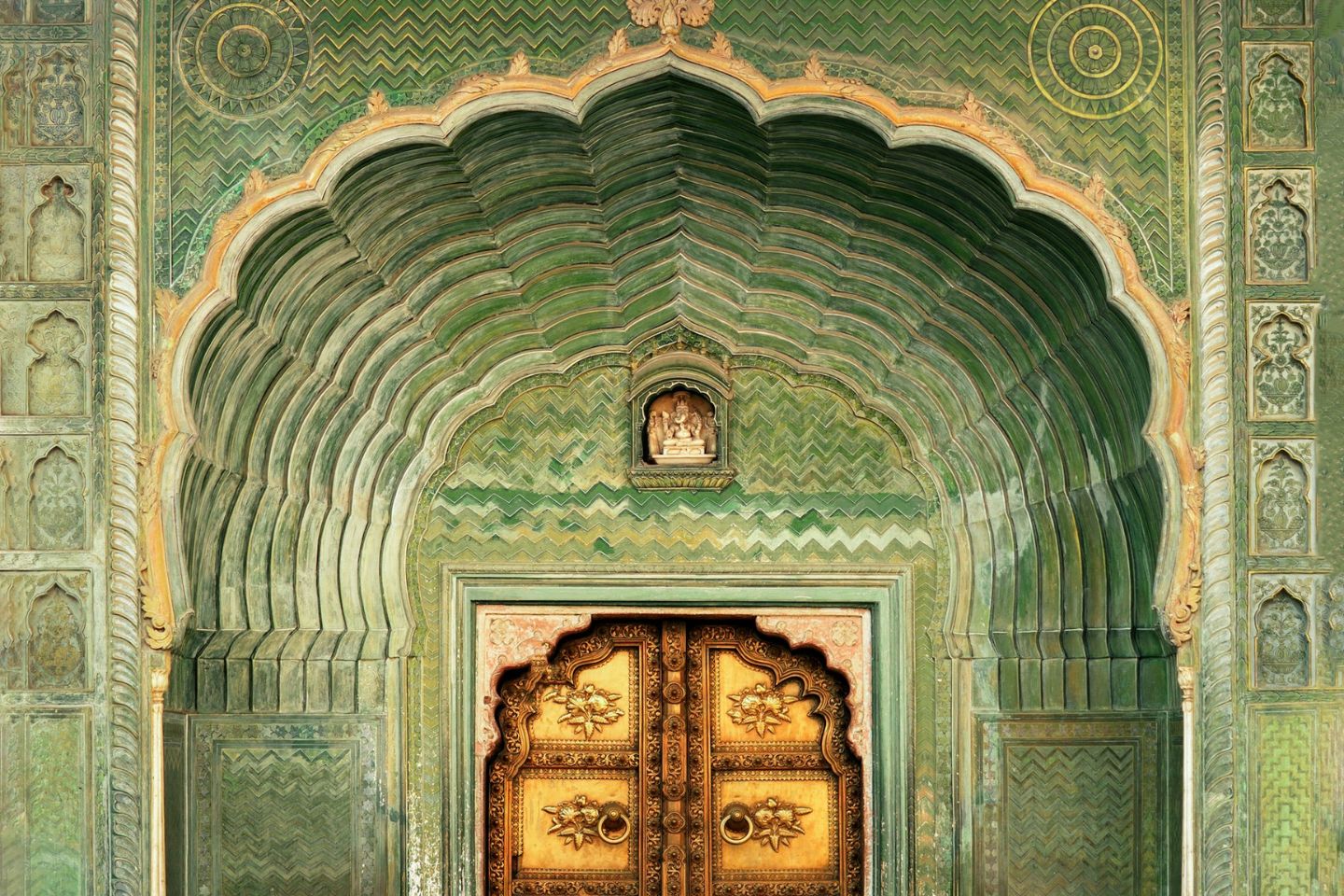 Glorious Udaipur Jaipur Tour Package for 5 Days / 4 Nights (Price & Itinerary)